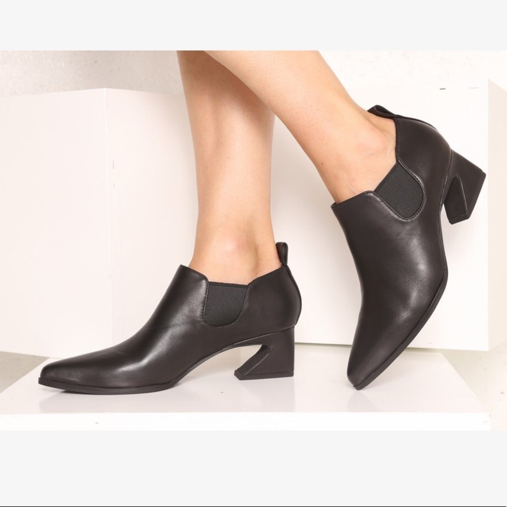 Intentionally Blank | Pepper Boot Black / Size 10